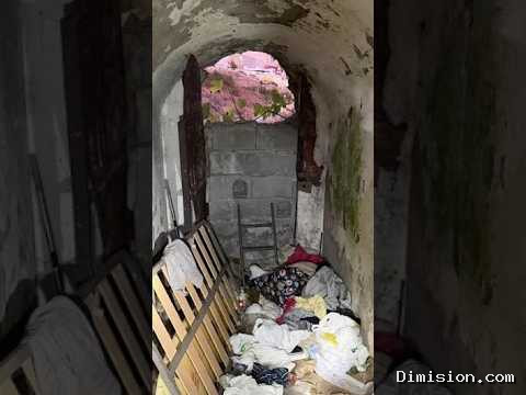 [The Objective] (septiembre 24, 2026) Los bomberos han descubierto un asentamiento de inmigrantes en un antiguo túnel militar de Ceuta