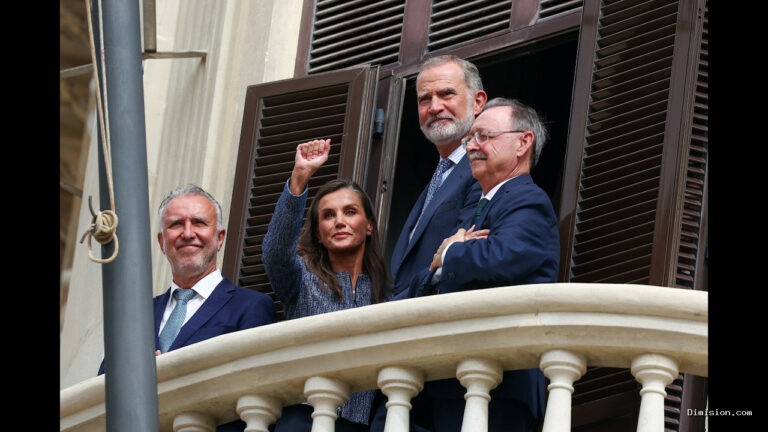 [The Objective] (octubre 13, 2026) Así ha sido el recibimiento masivo de los ceutíes a los Reyes